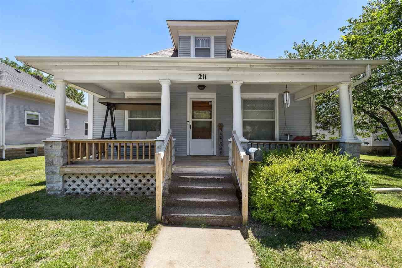 211 12th Ave - Photo 1