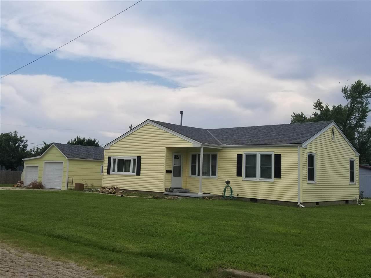 801 6th - Photo 1