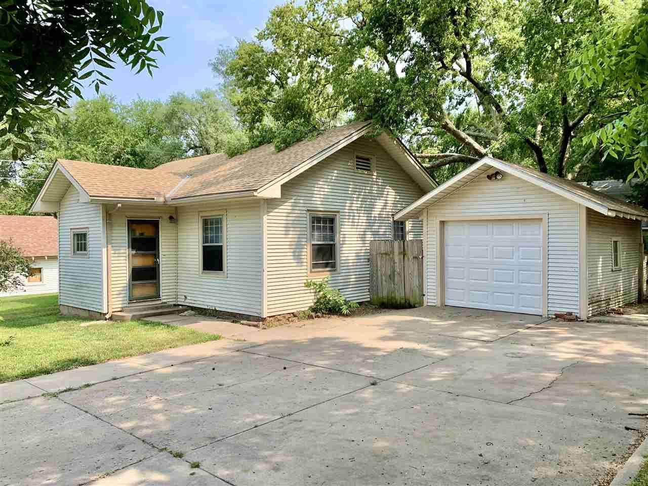 517 2nd Ave - Photo 1