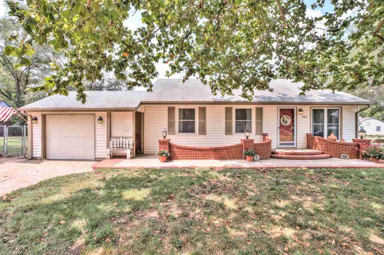 901 Fairfield Ave - Photo 1