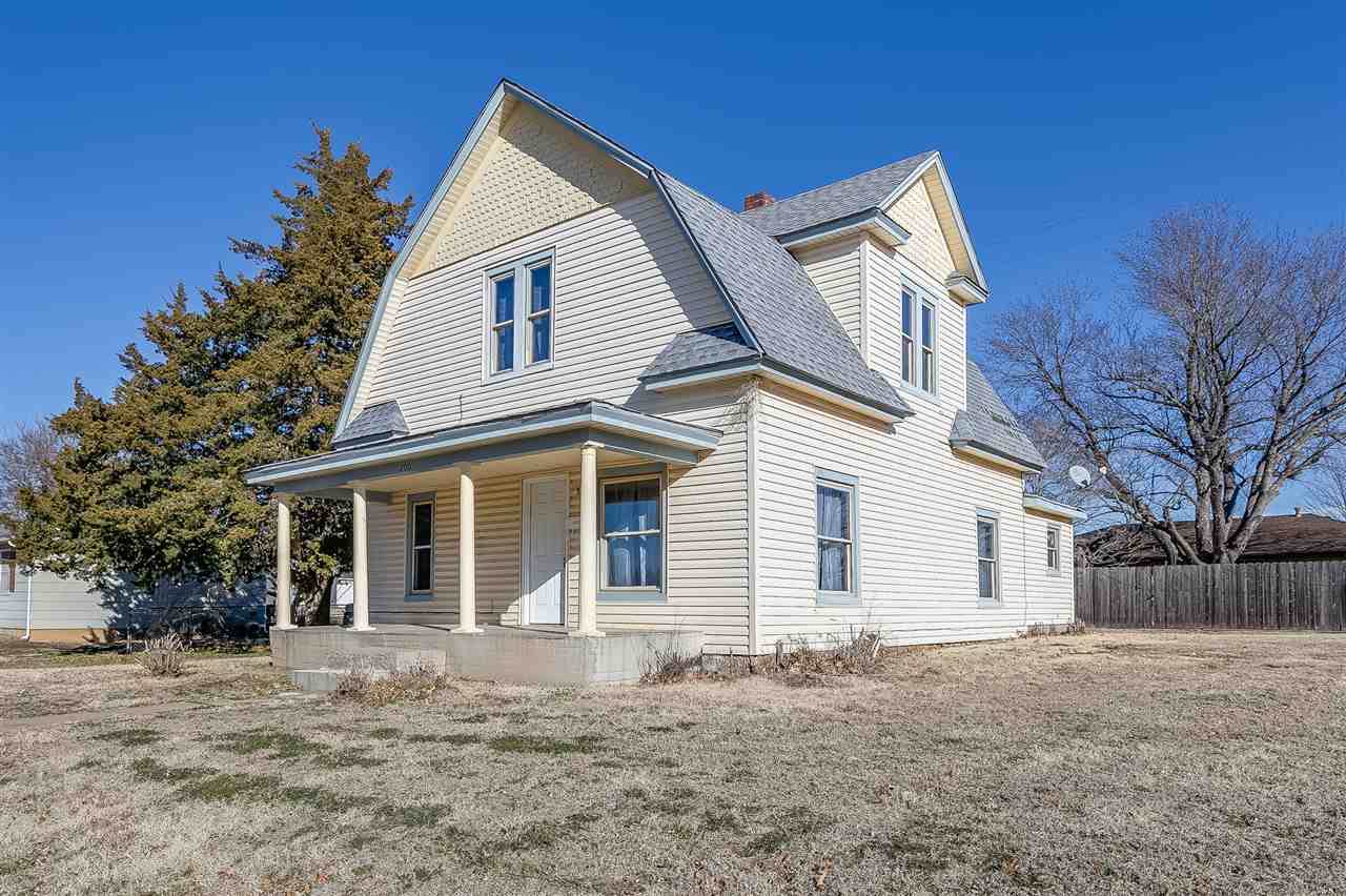 1200 Main St - Photo 1