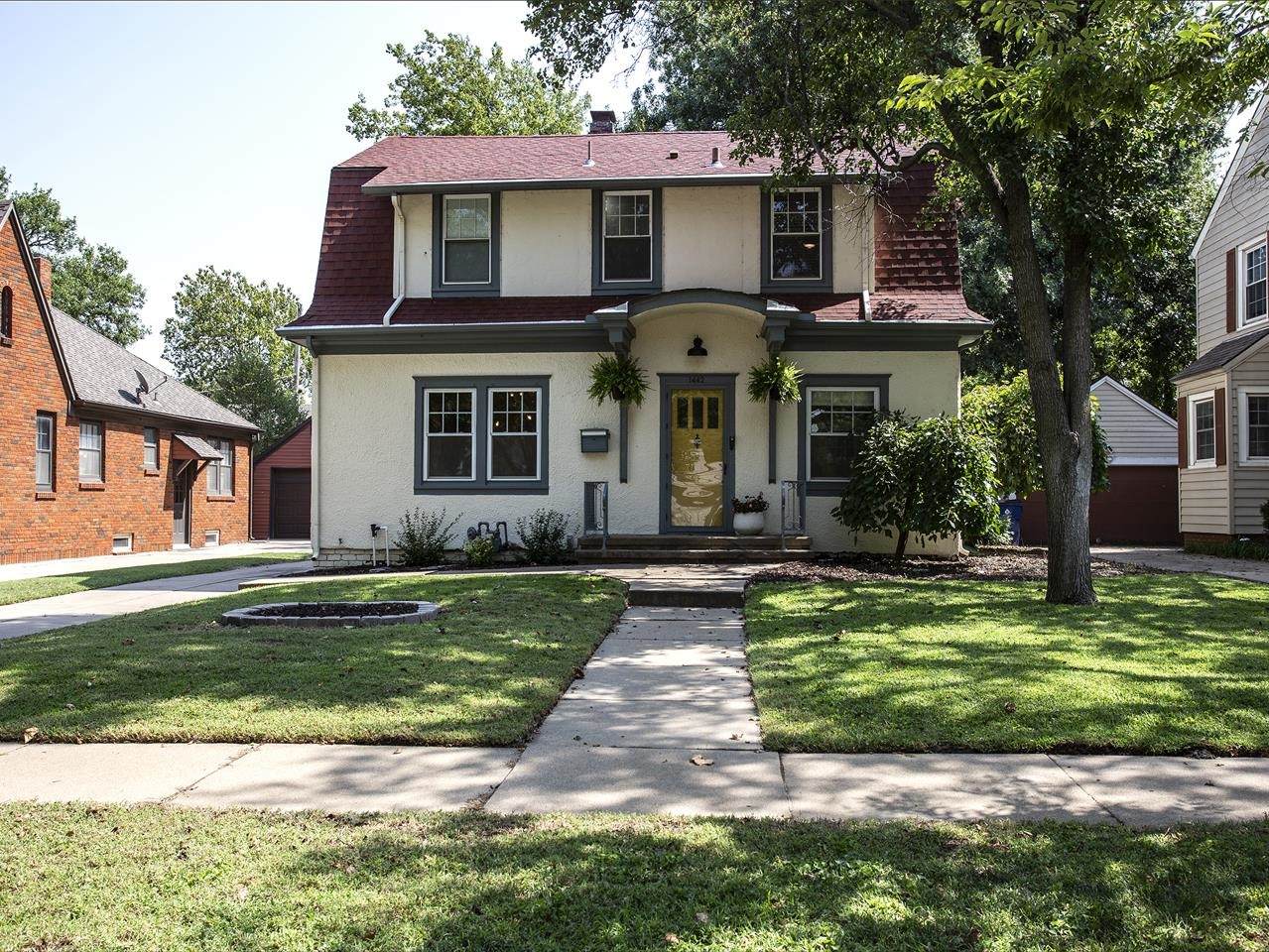 1442 Woodrow Ave - Photo 1