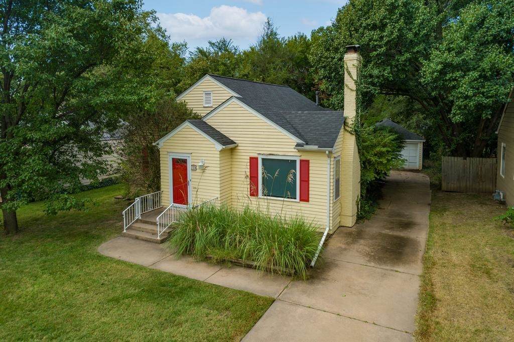 239 Pinecrest St. - Photo 1