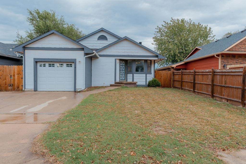 906 Idlewild Dr - Photo 1
