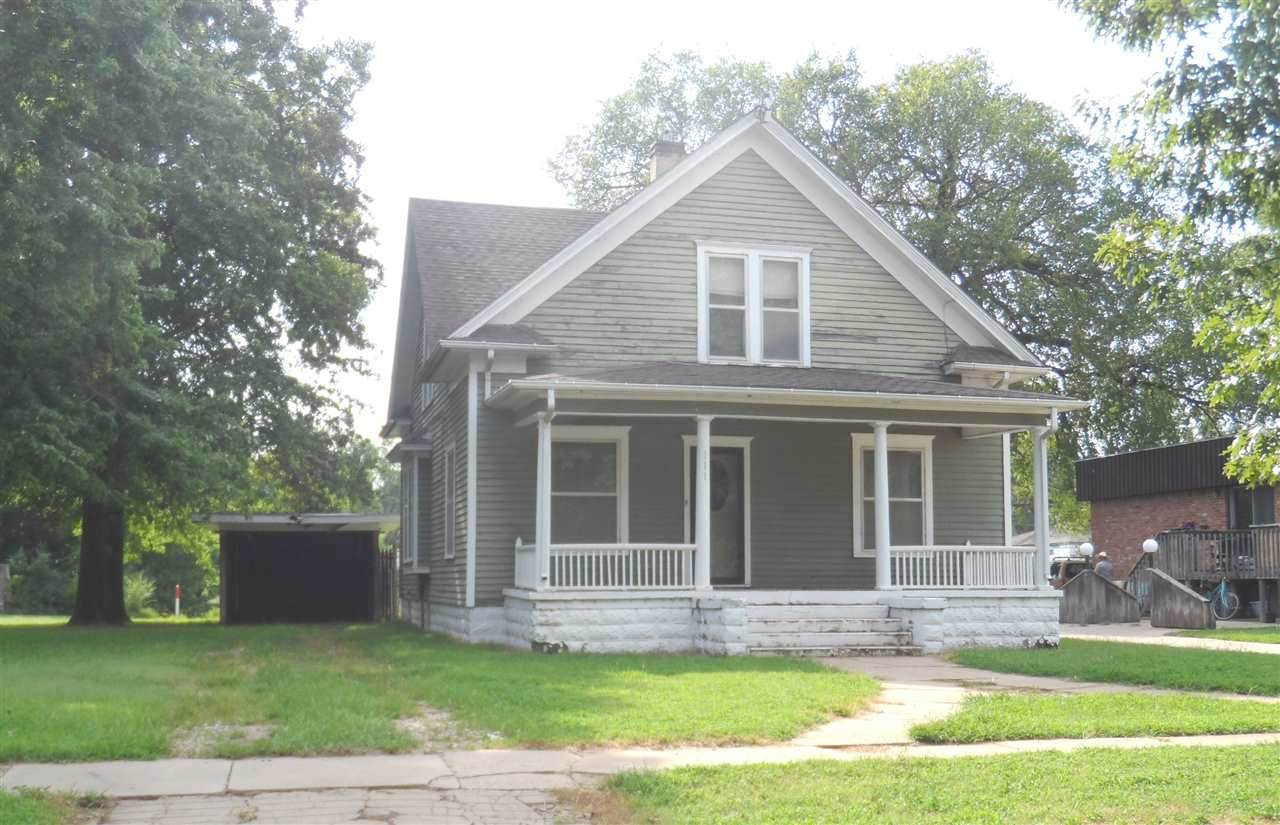1118 Central St - Photo 1