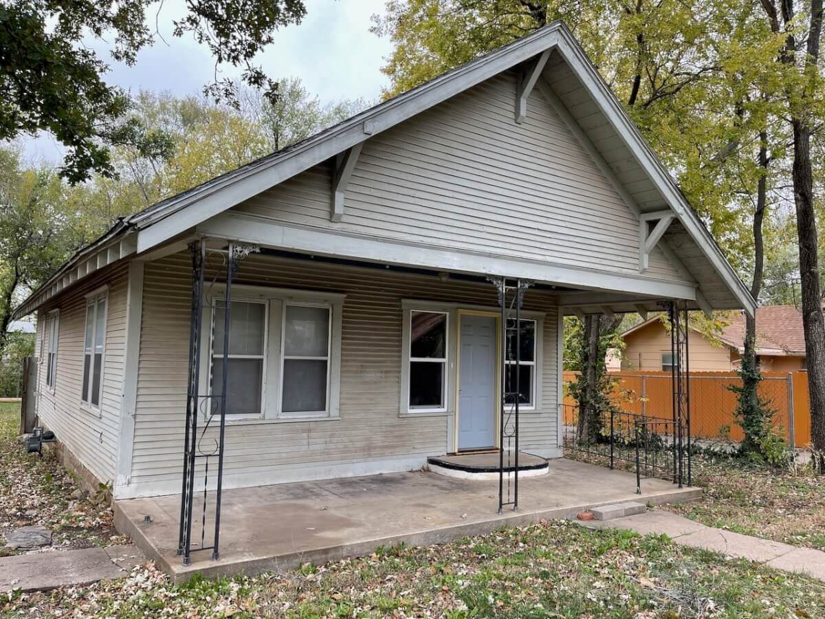225 Poplar St - Photo 1