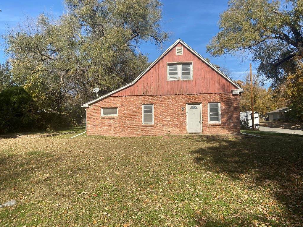 401 Highland Ave - Photo 1