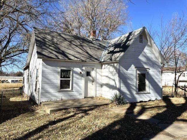 415 3RD ST - Photo 1