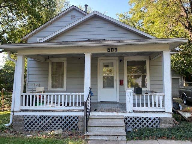 609 6th St - Photo 1
