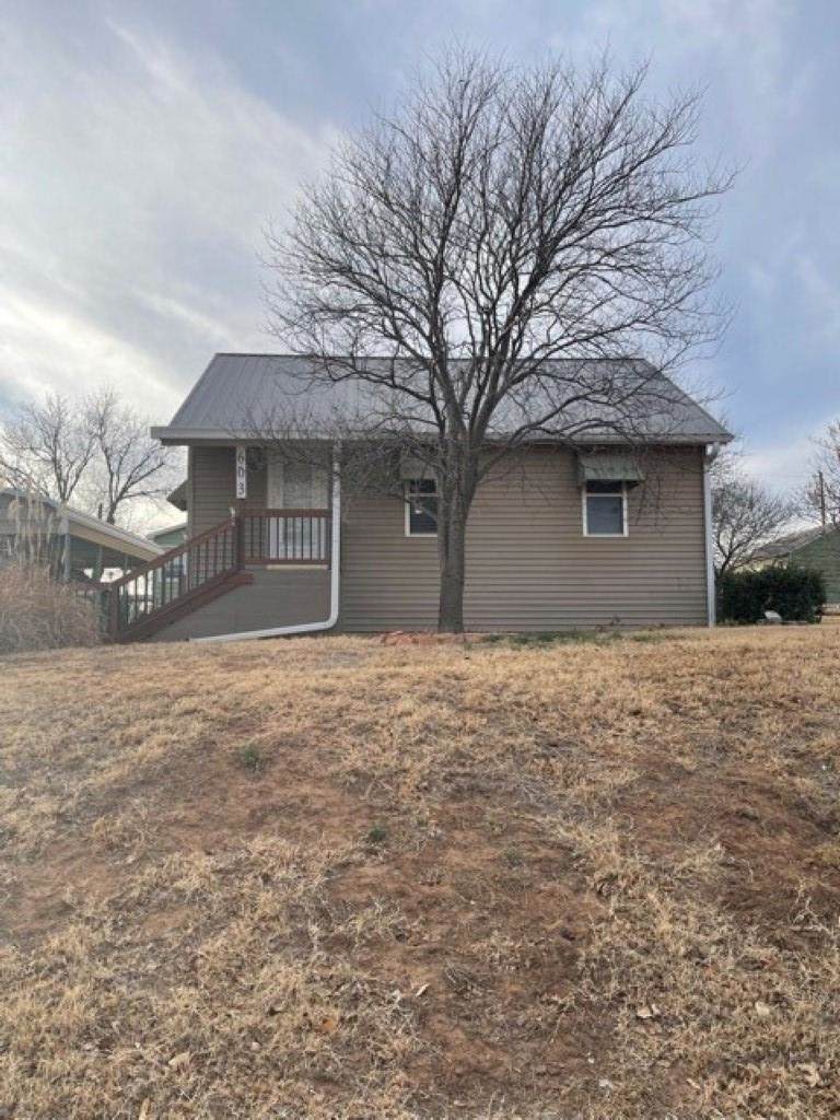 603 Oak - Photo 1