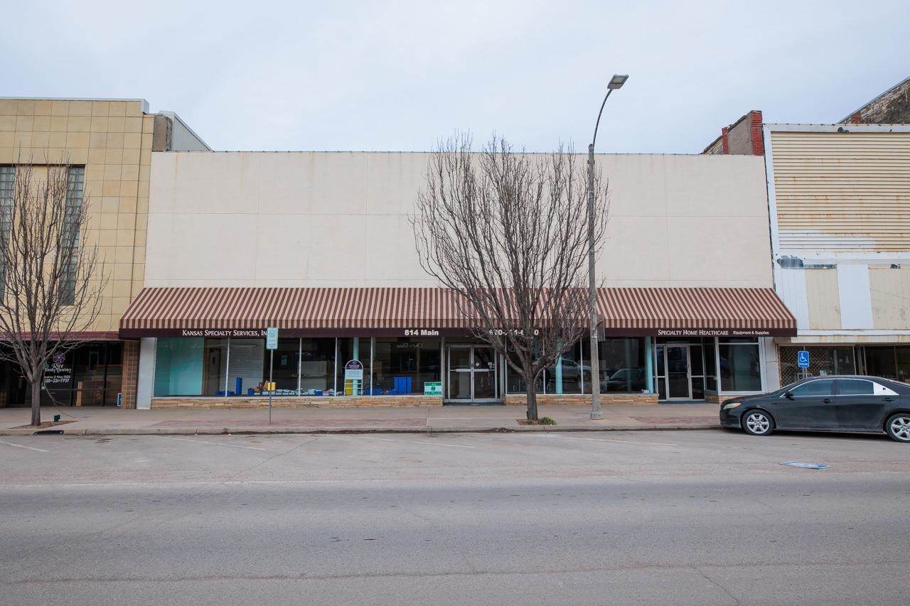 814 Main St - Photo 1