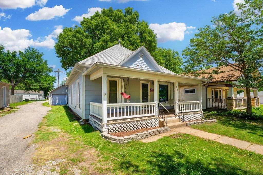 817 Harvey Ave - Photo 1