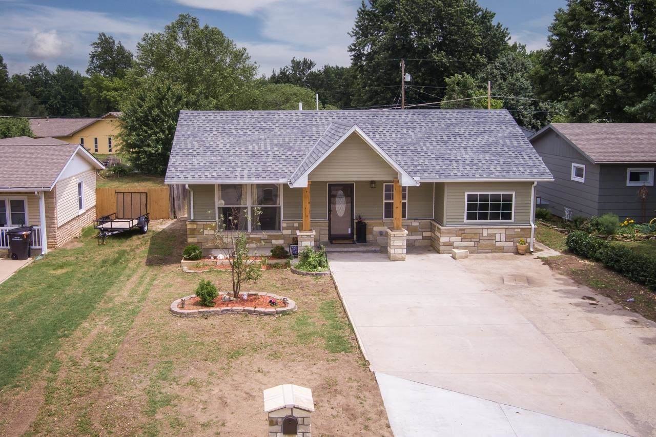 1020 10th St - Photo 1