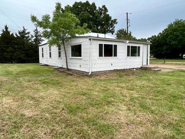 927 47th - Photo 1