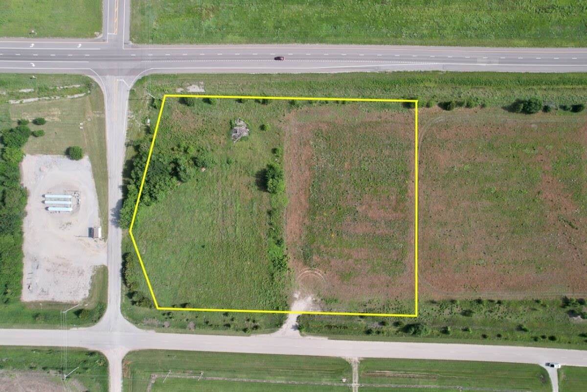 000 Meadowlark Rd - Photo 1