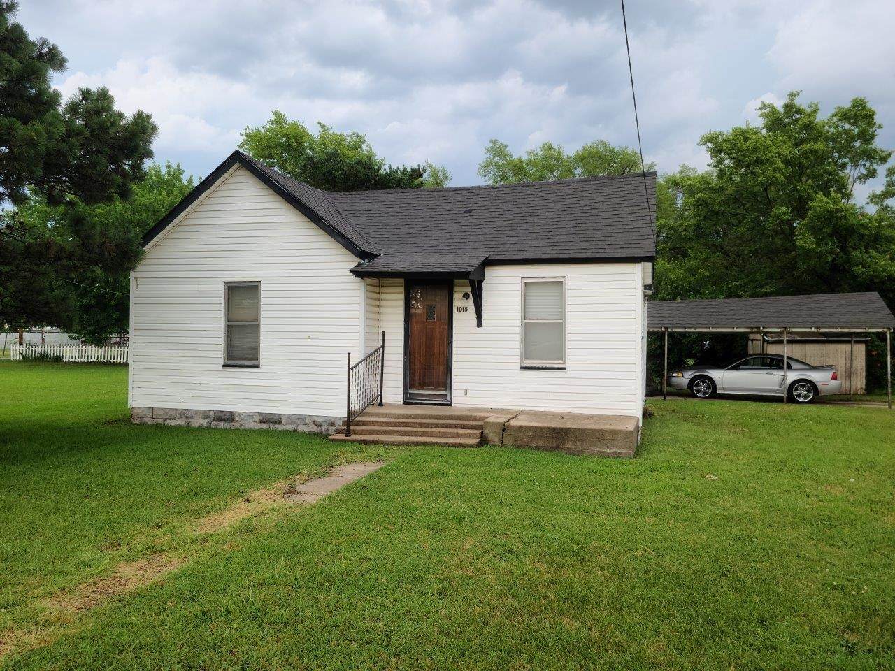1015 Plum St - Photo 1
