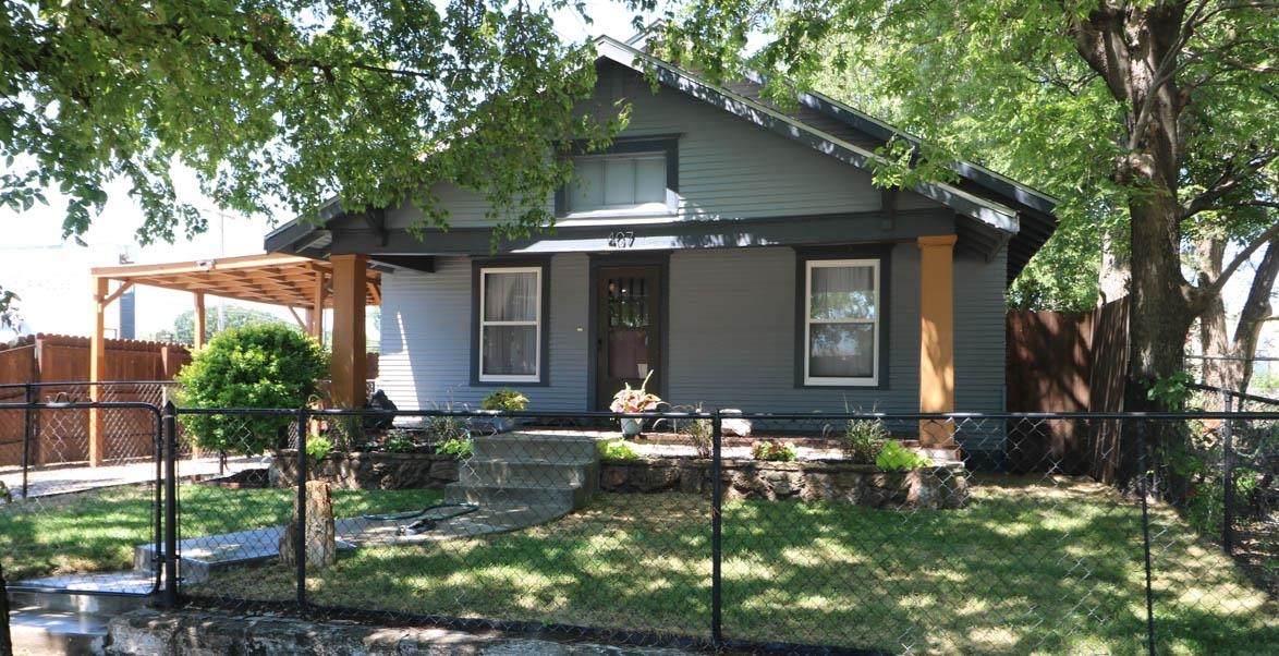 407 Walnut St - Photo 1