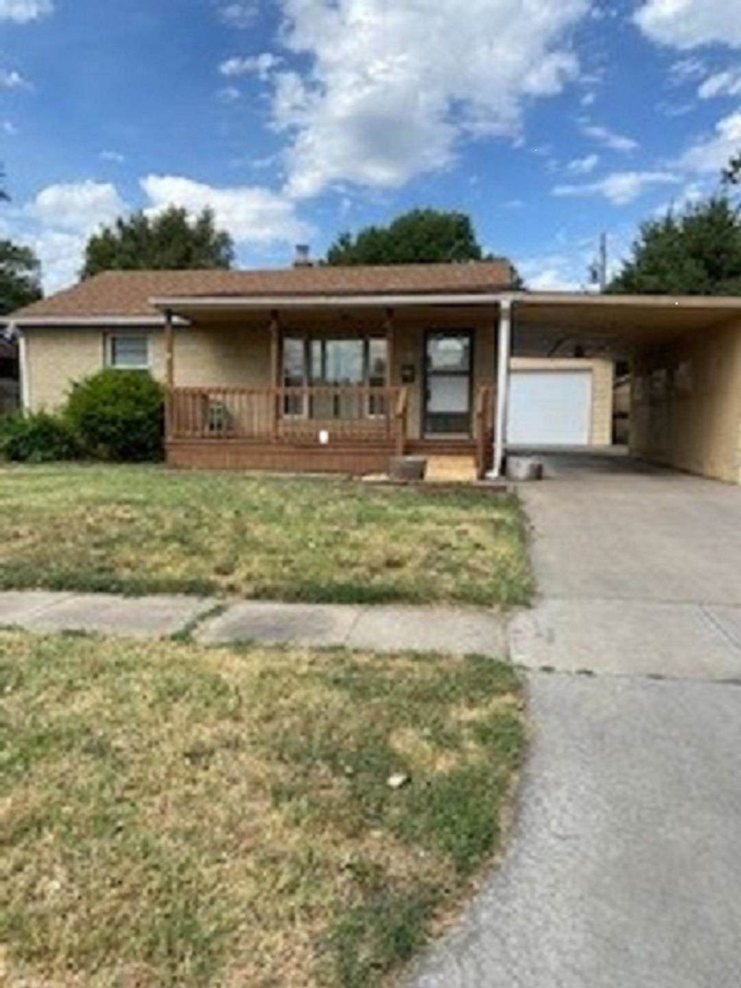 1815 Pinecrest - Photo 1