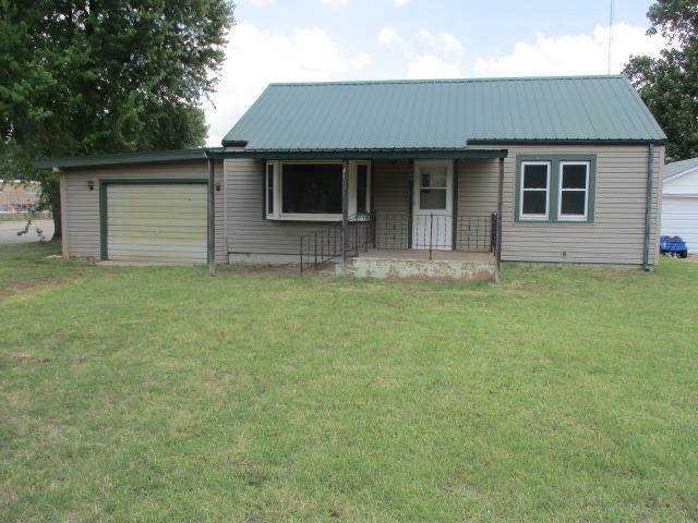 829 Main St - Photo 1