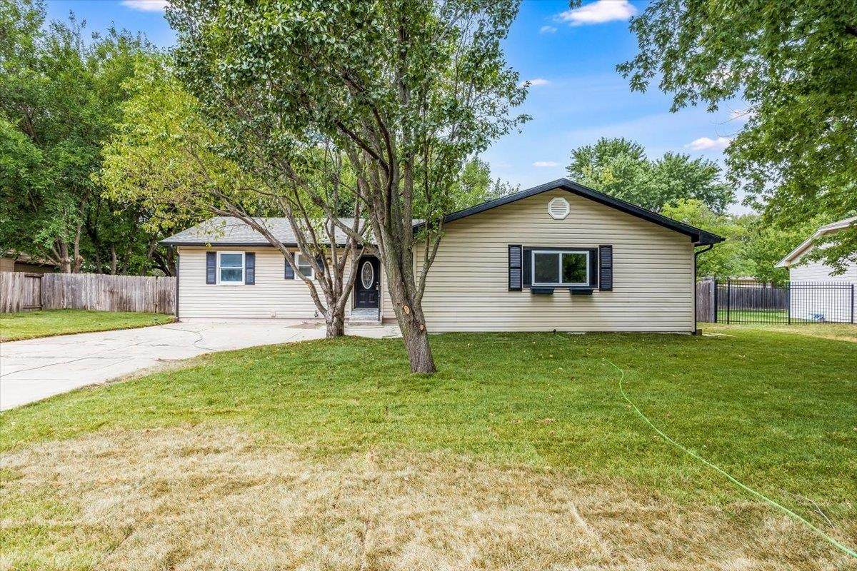 606 Renee Dr - Photo 1