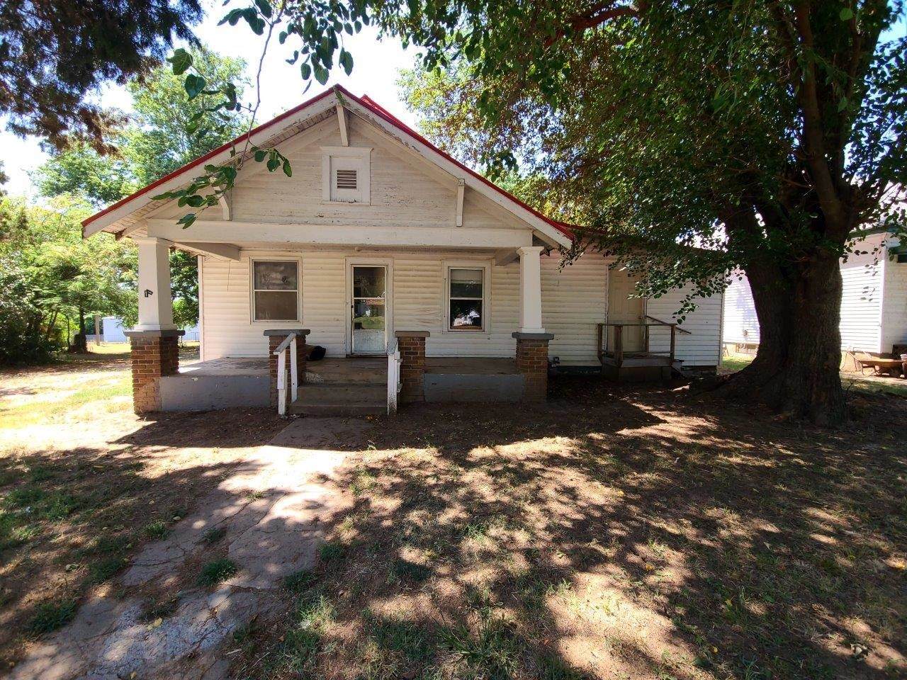 311 Sumner St - Photo 1