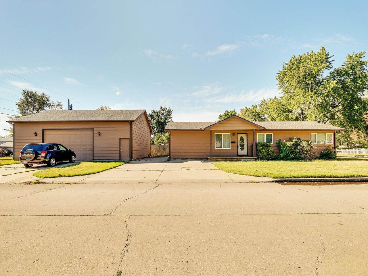 2205 32nd St S - Photo 1