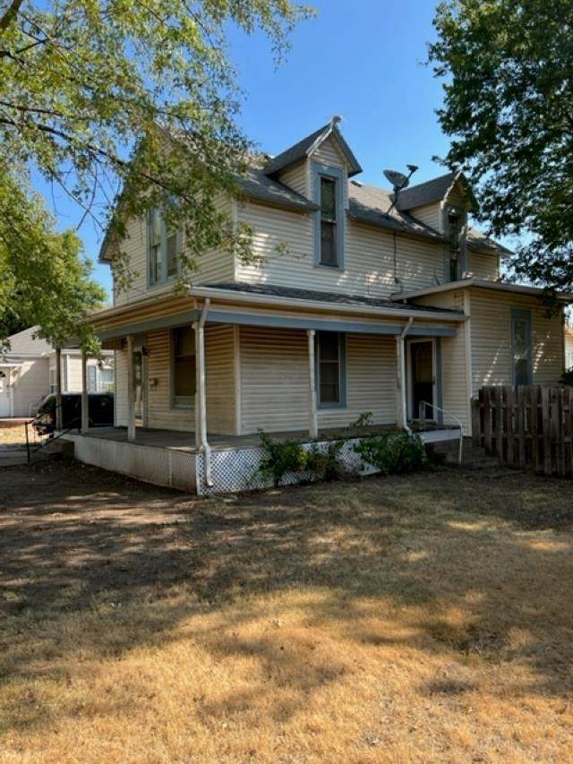 318 Main St - Photo 1