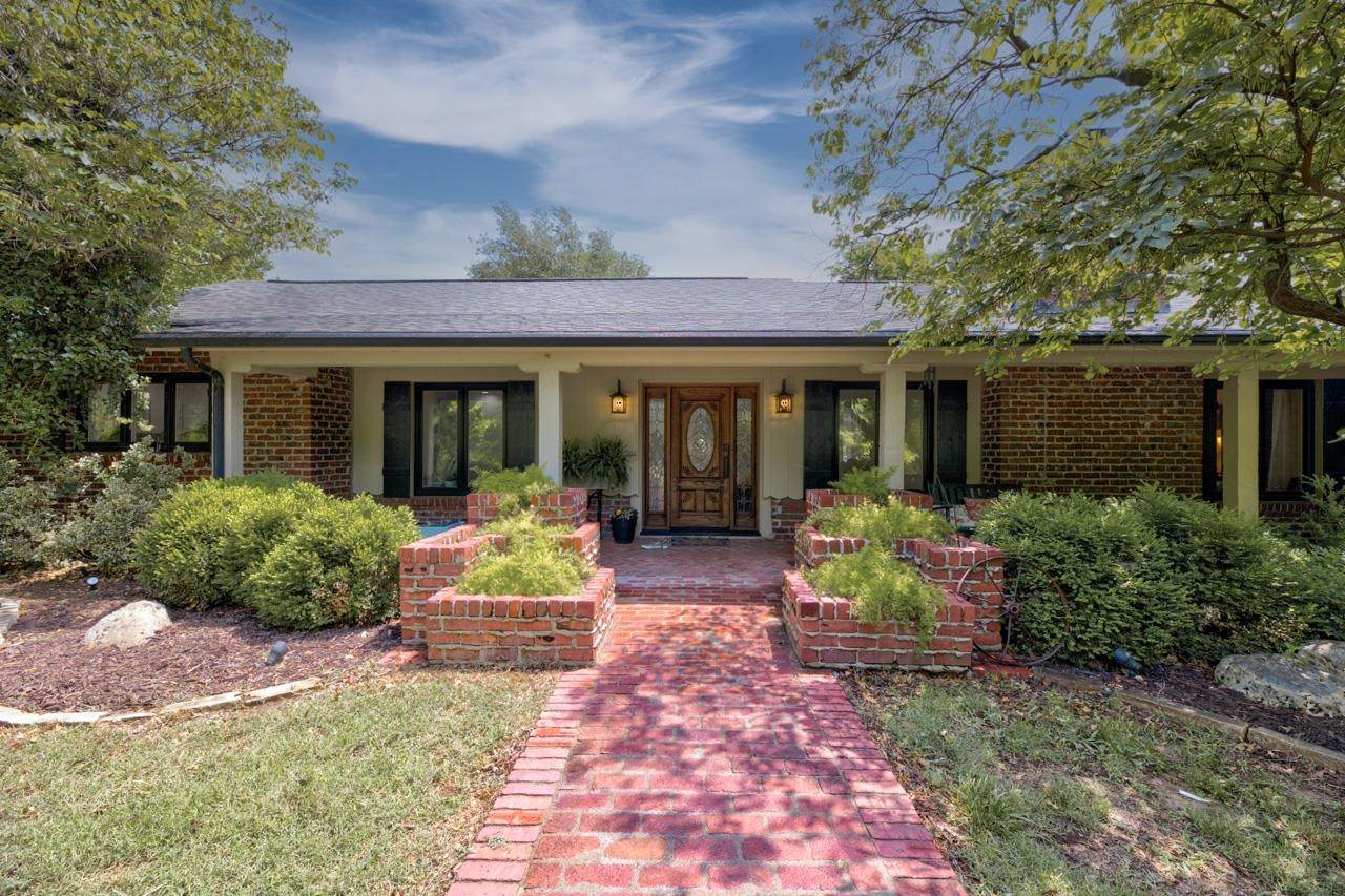 14 Crestwood Dr - Photo 1