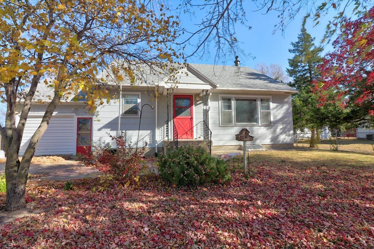 208 Buller St - Photo 1