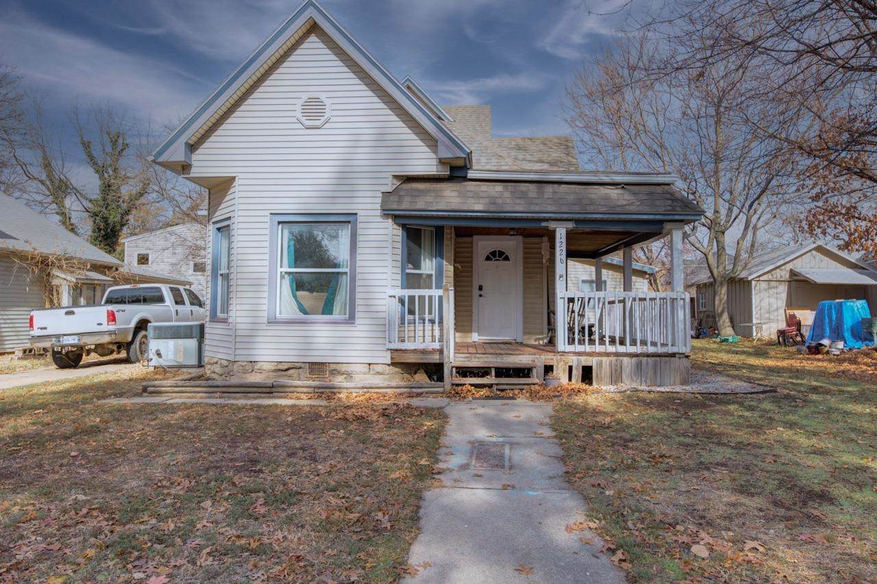 1226 8th Ave - Photo 1