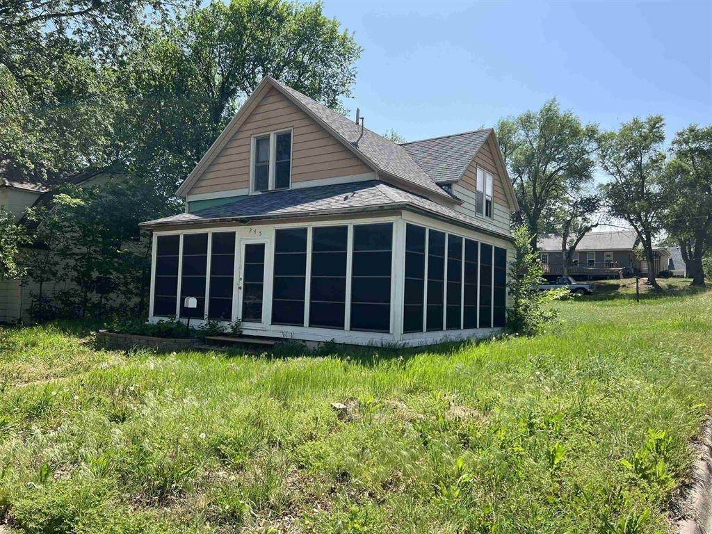 245 Lincoln St - Photo 1