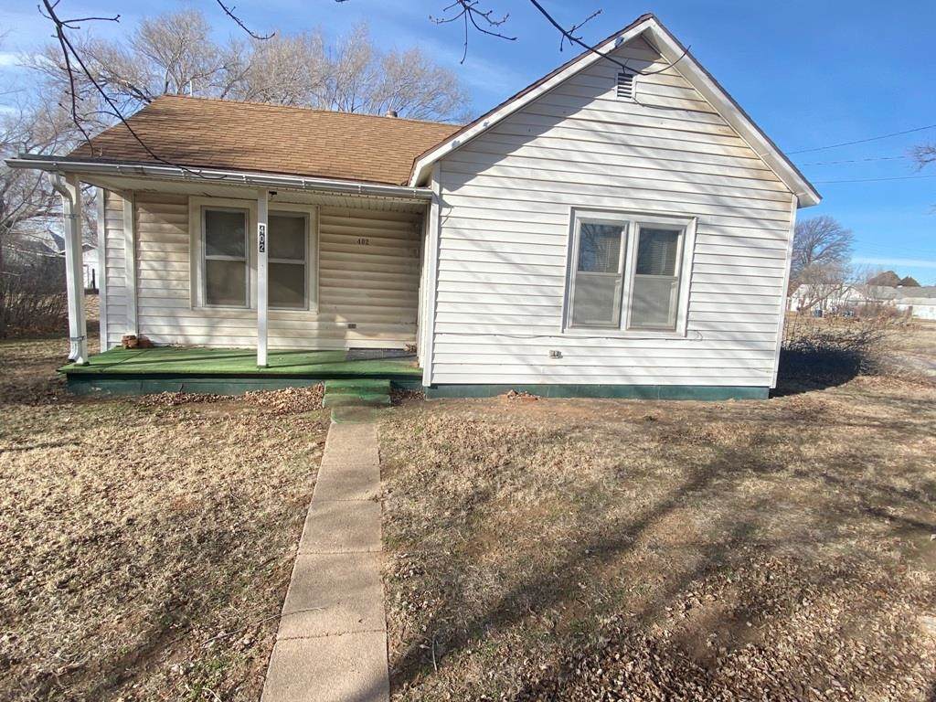 402 Franklin Ave - Photo 1