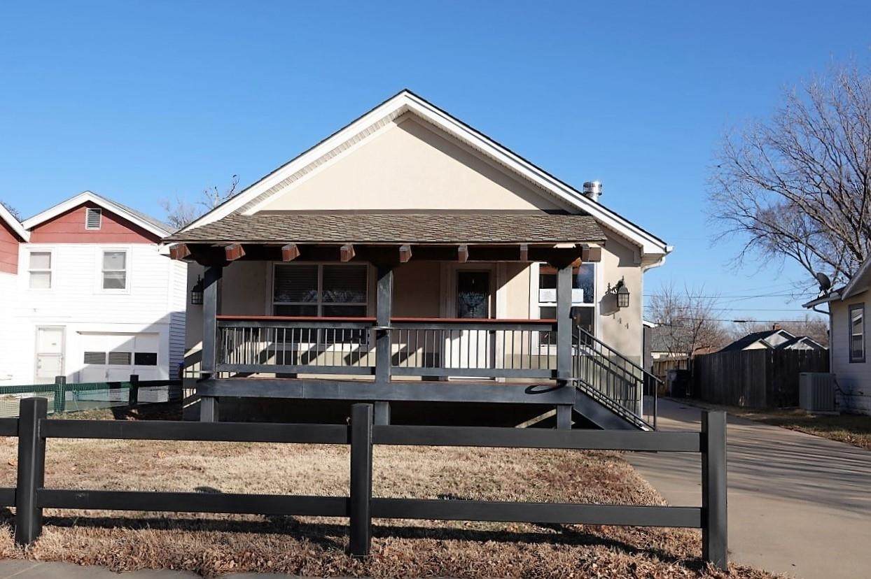 144 Edwards - Photo 1
