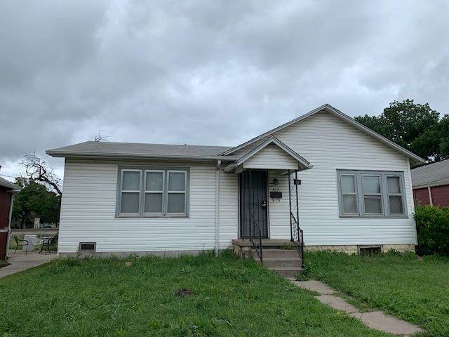 422 Broadway St - Photo 1