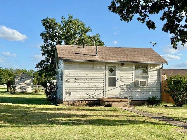 910 College St - Photo 1