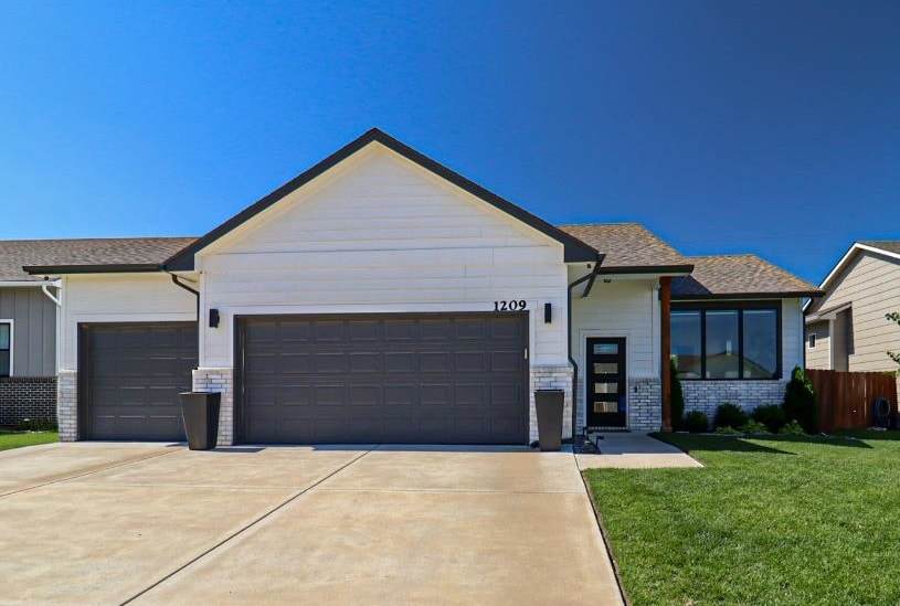 1209 Prairie Hill Cir - Photo 1