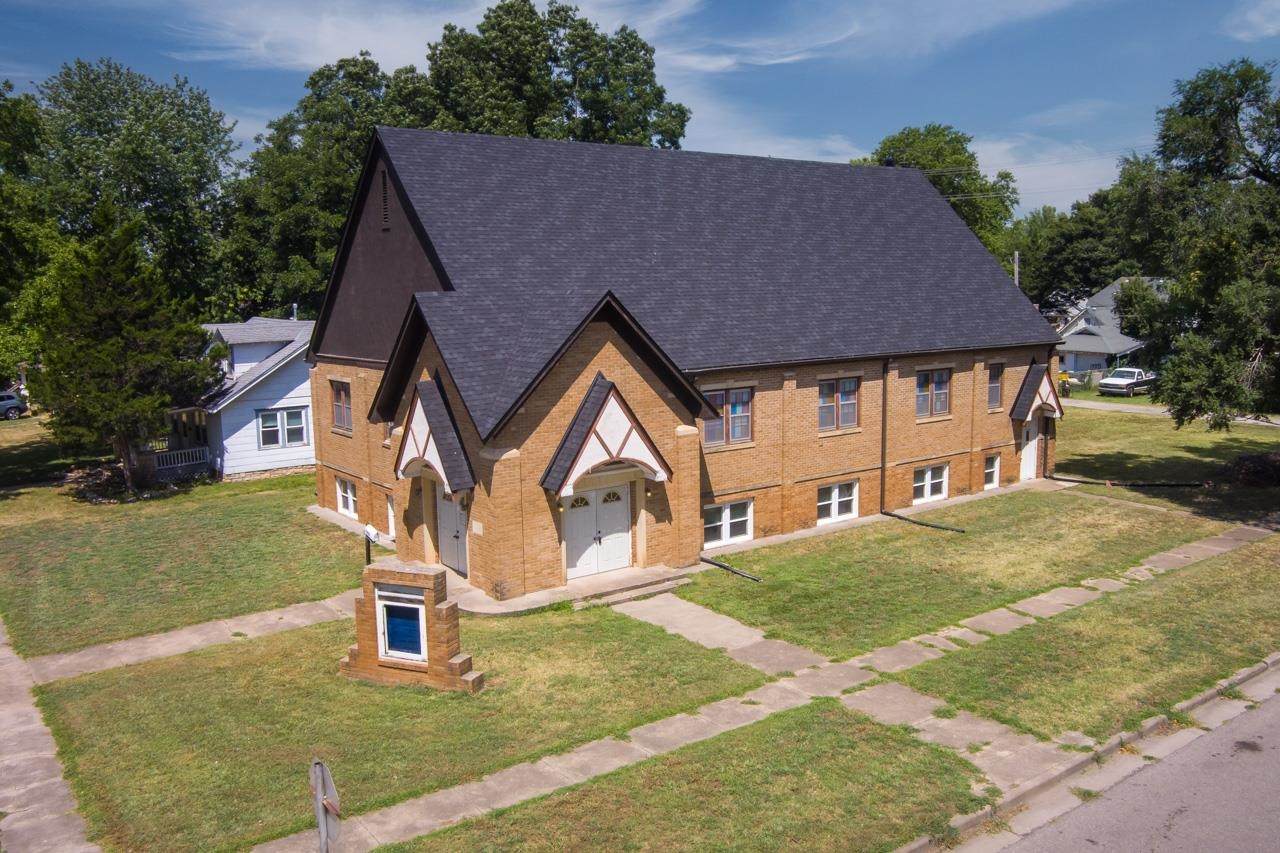 1020 12th Ave - Photo 1