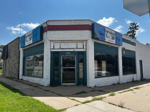 325 Summit - Photo 1