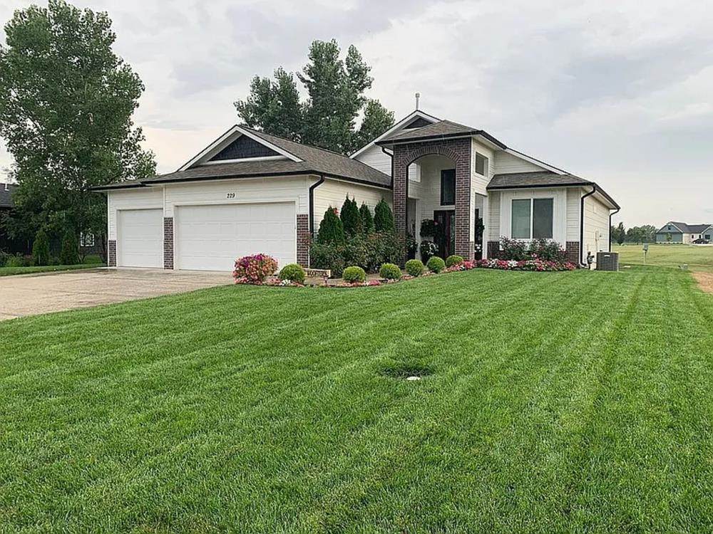 229 Lakeside Dr - Photo 1