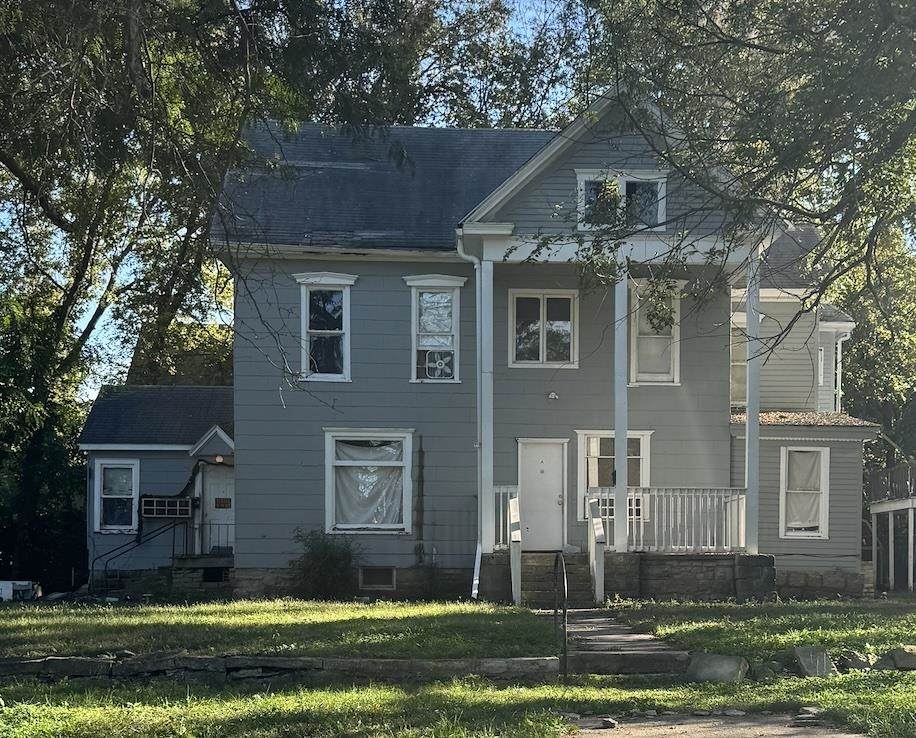 221 12th Ave - Photo 1