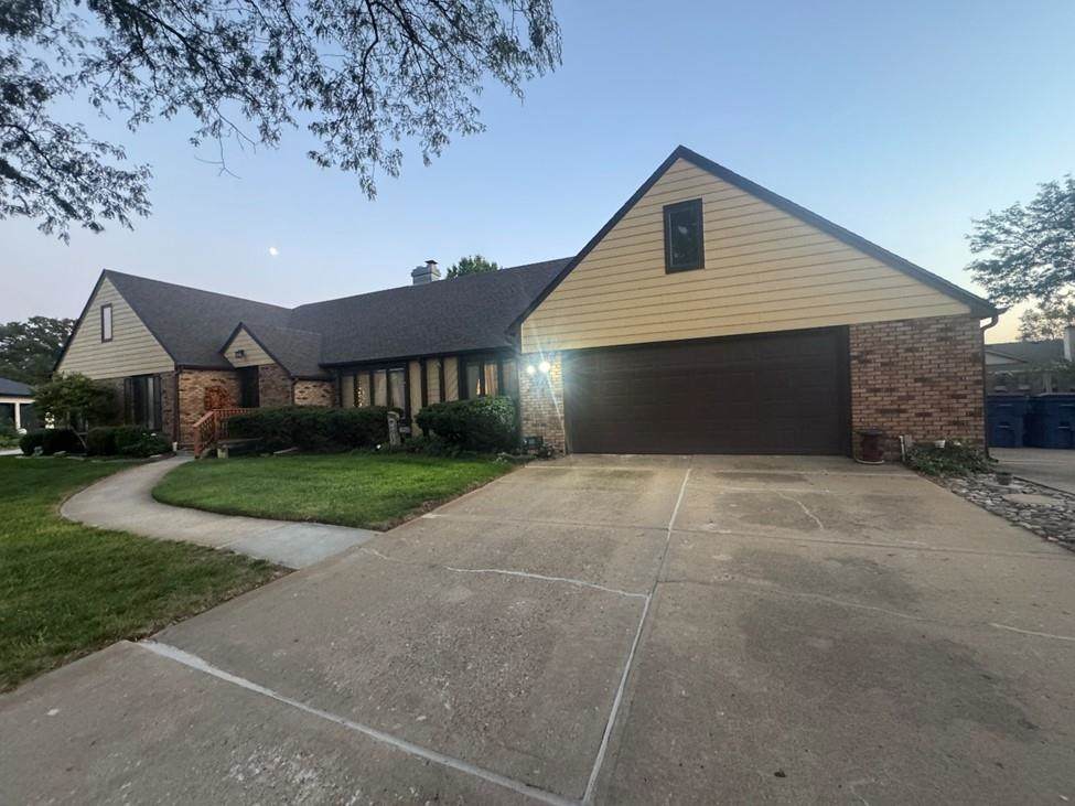 712 Colonial Ct. - Photo 1