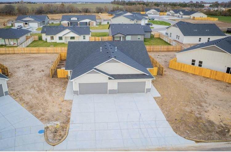 446 Trails Head Ct - Photo 1