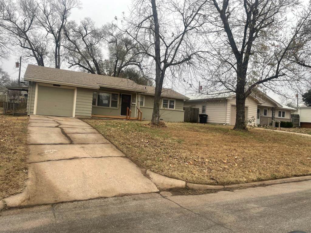 1928 Prairie Ln - Photo 1