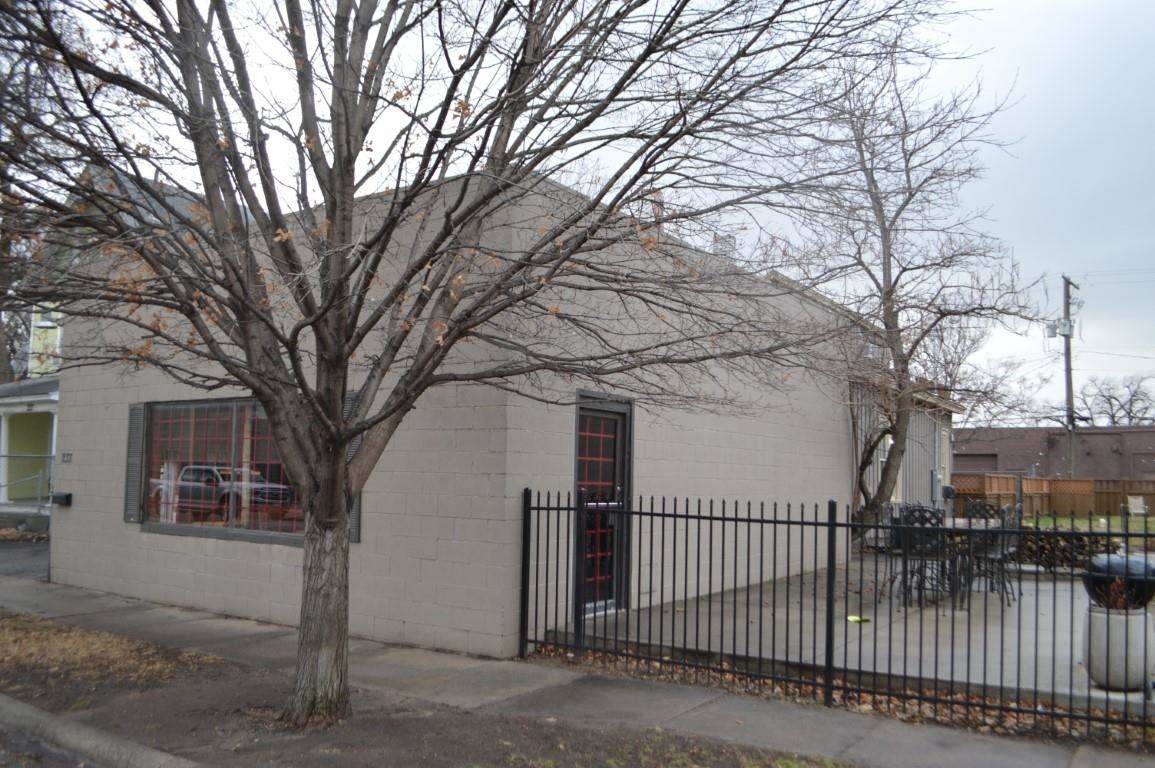 233 Mathewson Ave - Photo 1