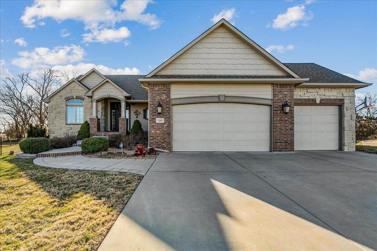 1401 Shadow Rock Dr - Photo 1