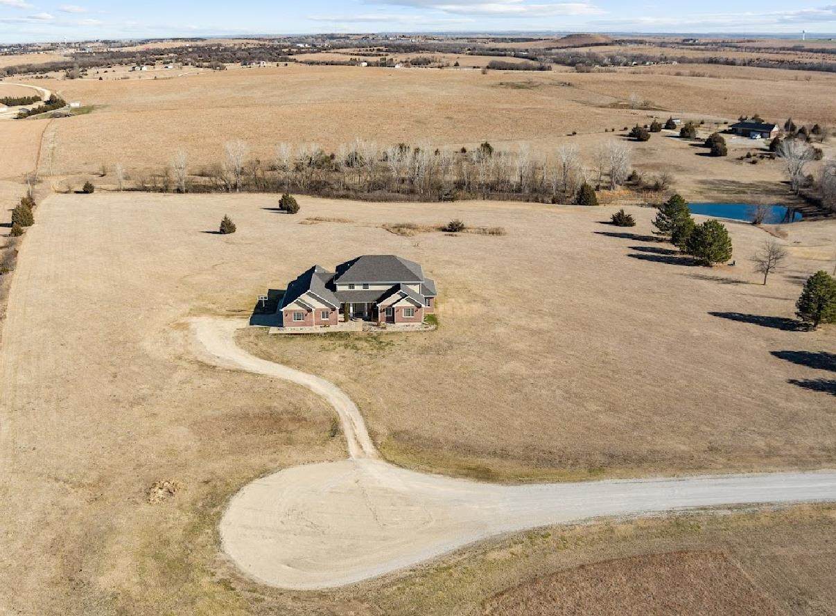 1140 Hidden Springs Rd - Photo 1