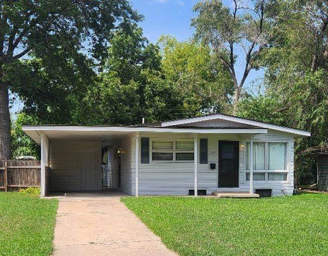 1920 Marion Road - Photo 1