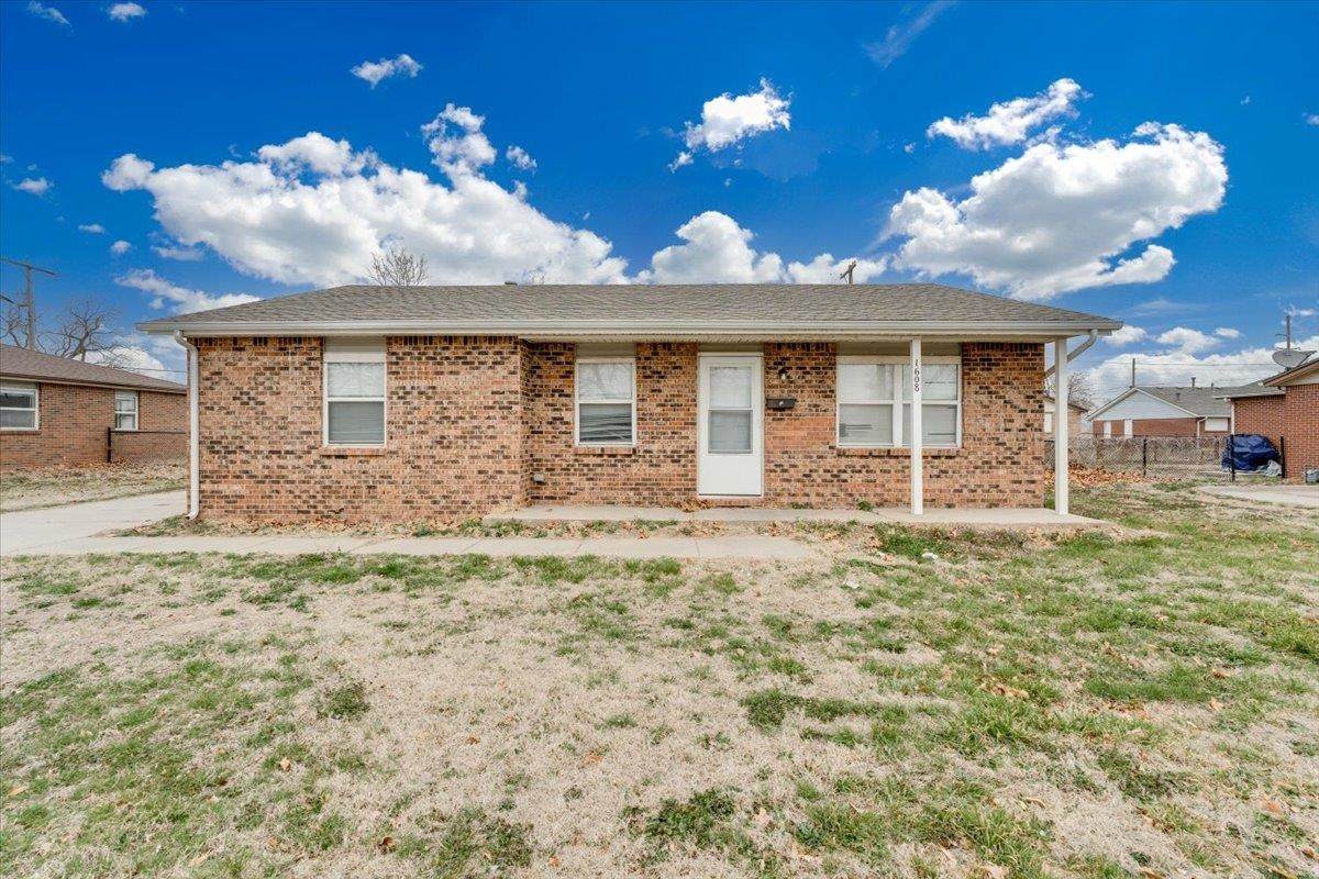 1608 Catalina St - Photo 1