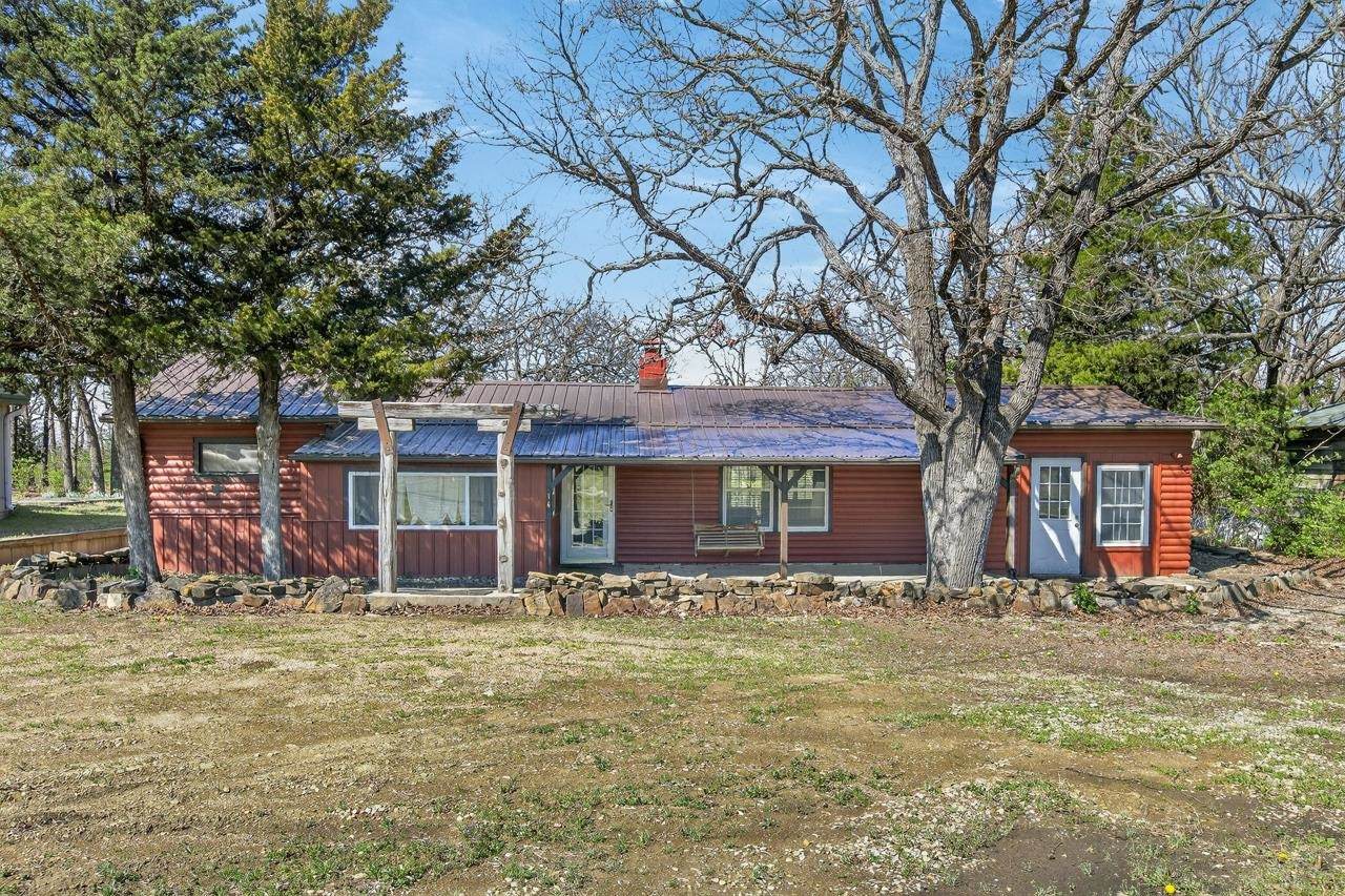 216 Lakeview Dr - Photo 1