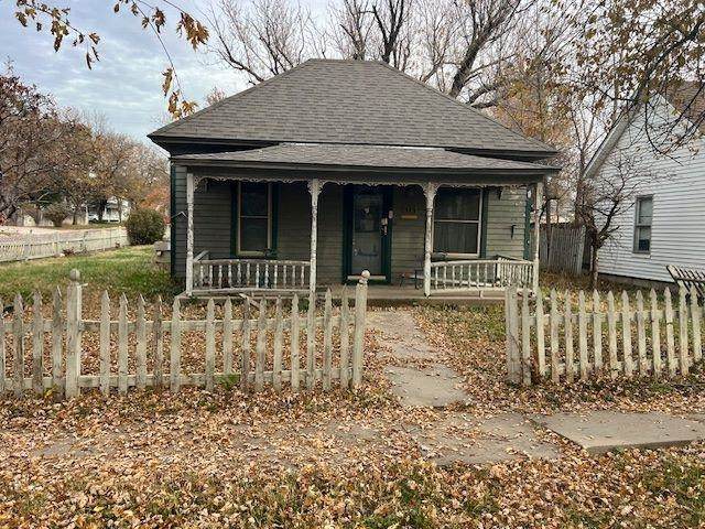 701 Chestnut St - Photo 1